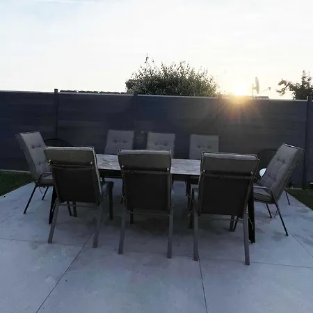 Holzhaus Am Listersee 펜션